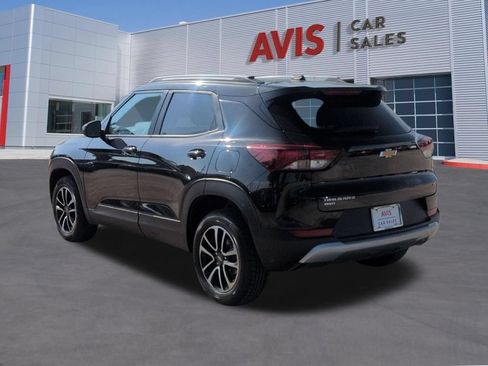 Used 2025 Chevrolet TrailBlazer LT AWD/4WD image 9