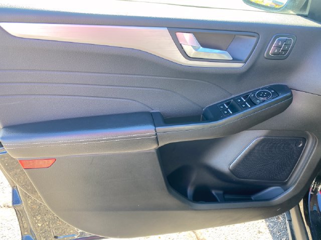 Used 2024 Ford Escape Platinum AWD/4WD image 17