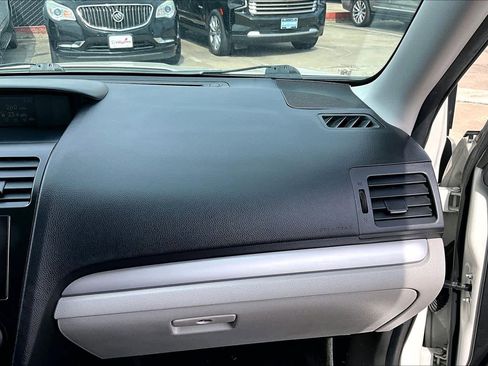 Used 2015 Subaru Forester 2.5i w/ Alloy Wheel Package image 19