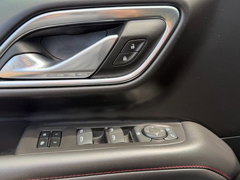 Used 2024 Chevrolet Suburban RST image 14