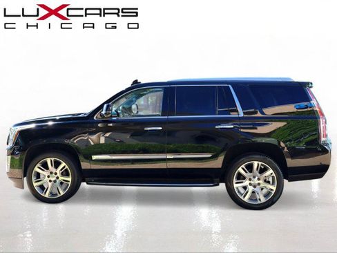 Used 2017 Cadillac Escalade Luxury AWD/4WD image 4