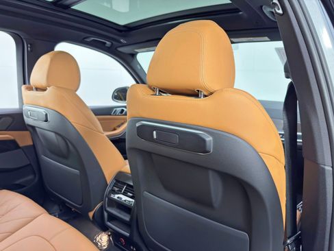 Used 2024 BMW X5 sDrive40i w/ M Sport Package image 45