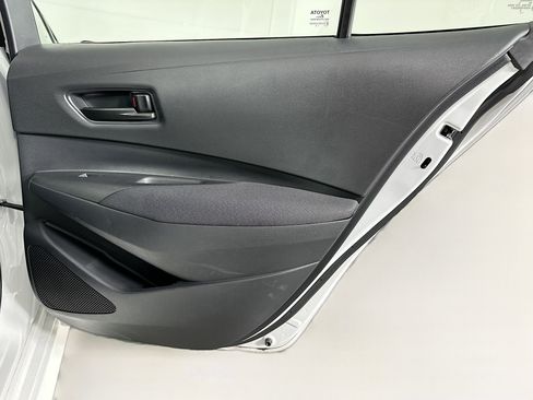 Used 2025 Toyota Corolla LE image 28