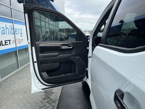 Used 2024 Chevrolet Silverado 1500 LT Trail Boss w/ Convenience Package II image 23