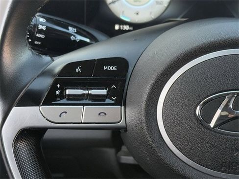 Used 2021 Hyundai Elantra Limited image 13