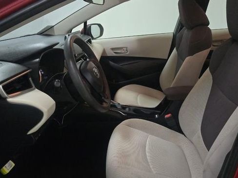 Used 2020 Toyota Corolla LE image 4