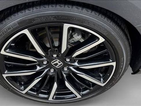 Used 2025 Honda Accord Touring image 9
