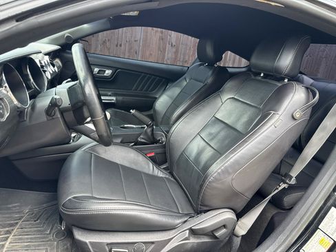 Used 2017 Ford Mustang GT Premium w/ GT Performance Package RWD image 6