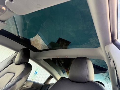 Used 2021 Tesla Model 3 Standard Range Plus image 13