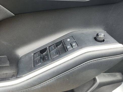 Used 2022 Toyota Highlander XSE FWD image 31