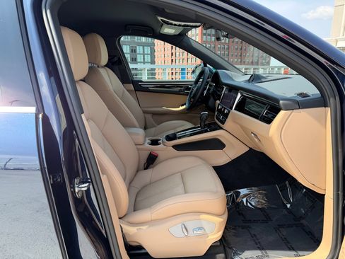 Certified 2022 Porsche Macan S AWD/4WD image 14