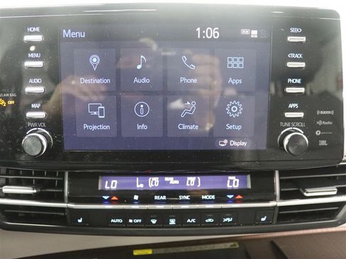 Used 2021 Toyota Sienna XLE w/ XLE Plus Package AWD/4WD image 34