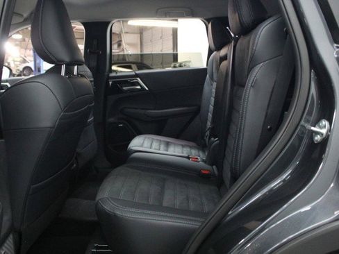 New 2026 Mitsubishi Outlander SE image 24