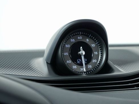 Certified 2025 Porsche Taycan image 17