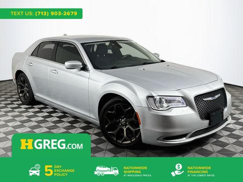 Used 2019 Chrysler 300 Touring RWD image 1