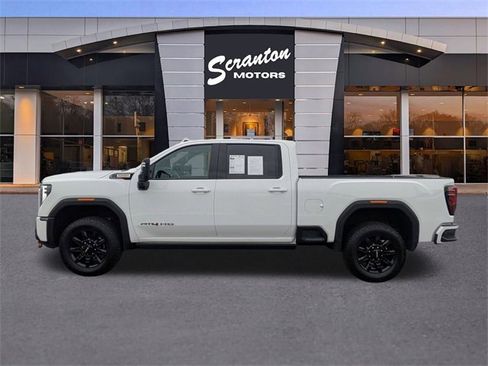 Used 2024 GMC Sierra 2500 AT4 w/ AT4 Premium Plus Package image 2