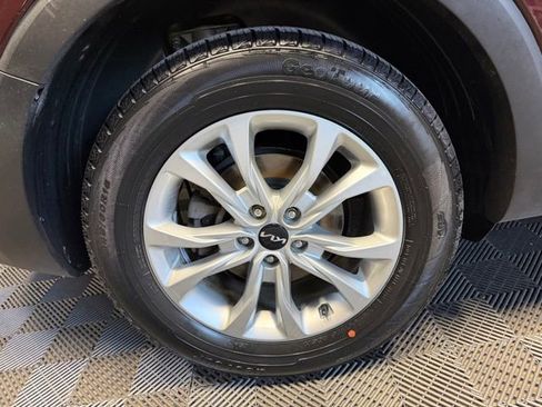 Used 2022 Kia Telluride LX AWD/4WD image 45