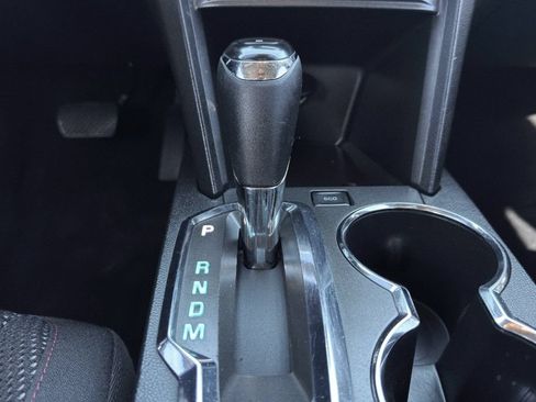 Used 2017 Chevrolet Equinox LS FWD image 2