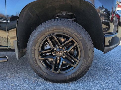 Used 2021 Chevrolet Silverado 1500 LT Trail Boss w/ Convenience Package II image 10