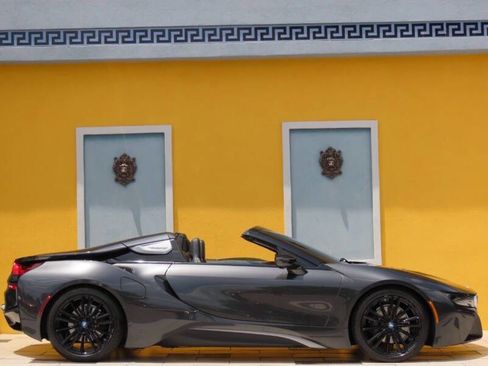 Used 2019 BMW i8 Roadster AWD/4WD image 3