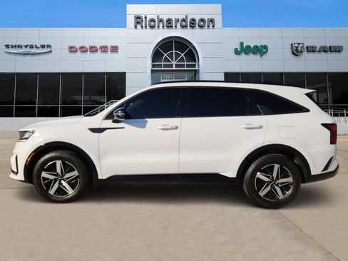 Used 2023 Kia Sorento S w/ Panoramic Sunroof Package FWD image 3