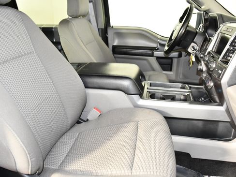 Used 2019 Ford F150 XLT w/ Equipment Group 302A Luxury AWD/4WD image 47