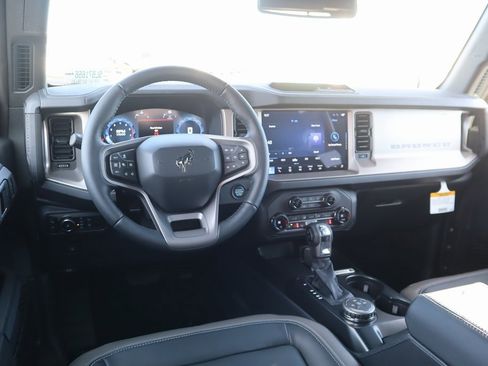 New 2025 Ford Bronco Outer Banks image 2