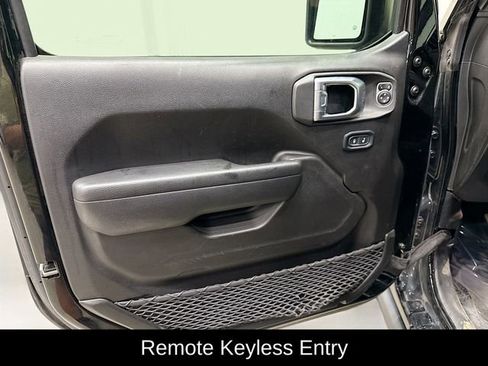 Used 2022 Jeep Wrangler Sport AWD/4WD image 16
