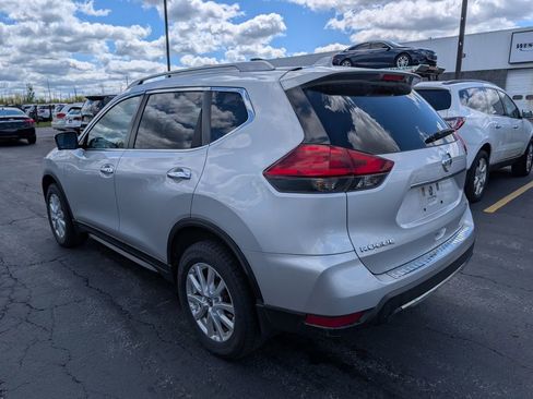 Used 2017 Nissan Rogue SV w/ SV Premium Package AWD/4WD image 6