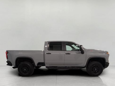 Used 2025 Chevrolet Silverado 2500 ZR2 w/ Technology Package AWD/4WD image 11