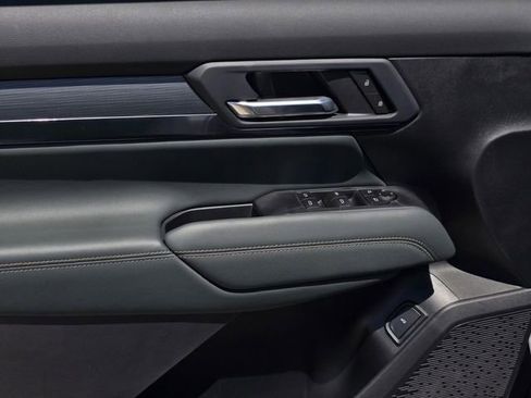 New 2026 GMC Terrain AT4 AWD/4WD image 17