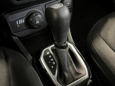 Certified 2022 Jeep Renegade Altitude w/ Sun/Sound Group image 37