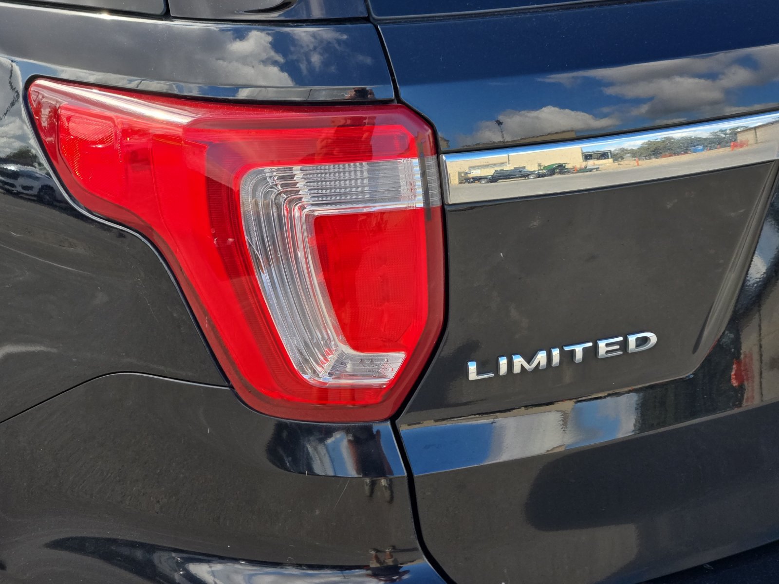 Used 2017 Ford Explorer Limited FWD image 26
