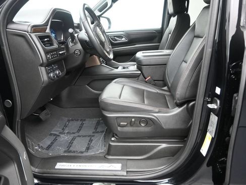 Used 2024 Chevrolet Suburban High Country AWD/4WD image 11