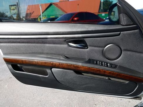 Used 2011 BMW 335i Convertible image 42