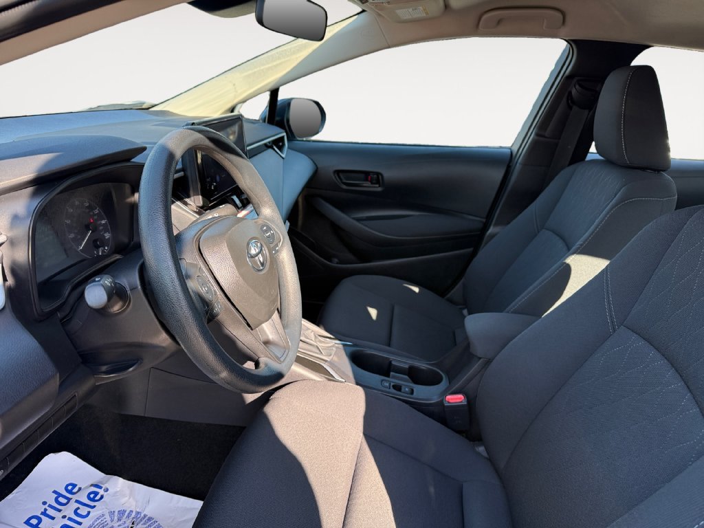 Used 2025 Toyota Corolla LE w/ LE Premium Package FWD image 9
