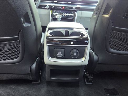 Certified 2024 Kia Carnival SX Prestige FWD image 29