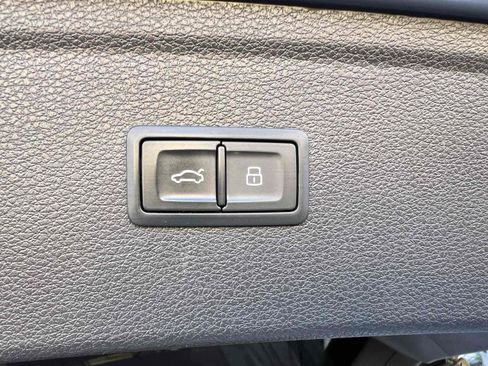 Used 2018 Audi Q5 2.0T Premium Plus w/ Premium Plus Package image 12