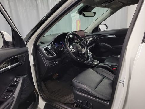 Used 2023 Kia Seltos EX AWD/4WD image 12