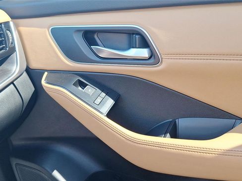 Used 2023 Nissan Rogue Platinum w/ Platinum Premium Package image 14