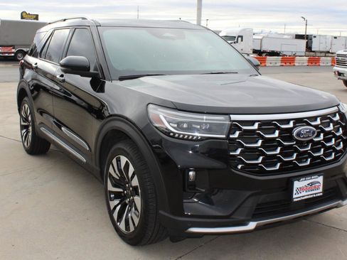 Used 2025 Ford Explorer Platinum w/ LUX Leather Package AWD/4WD image 16