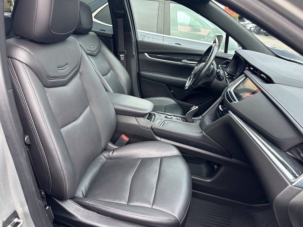 Used 2020 Cadillac XT5 Premium Luxury w/ LPO, Floor Liner Package FWD image 38