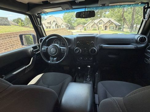 Used 2017 Jeep Wrangler Unlimited Sport w/ Quick Order Package 24S AWD/4WD image 10