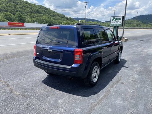 Used 2016 Jeep Patriot Sport w/ Power Value Group AWD/4WD image 6