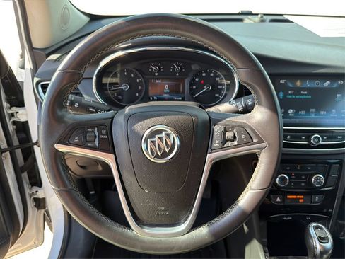 Used 2021 Buick Encore Preferred FWD image 17