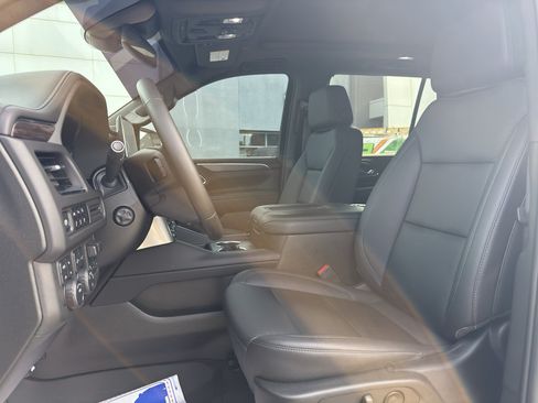 Used 2023 Chevrolet Tahoe Z71 w/ Luxury Package AWD/4WD image 12