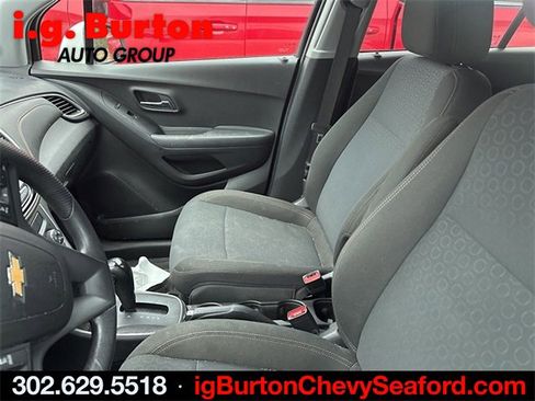 Used 2020 Chevrolet Trax LS w/ Tint and Cruise Package image 4
