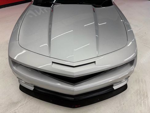 Used 2010 Chevrolet Camaro SS RWD image 6
