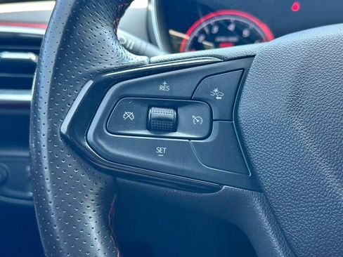 Used 2021 Chevrolet TrailBlazer RS w/ Technology Package FWD image 22