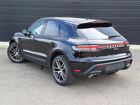 Used 2026 Porsche Macan AWD/4WD image 3